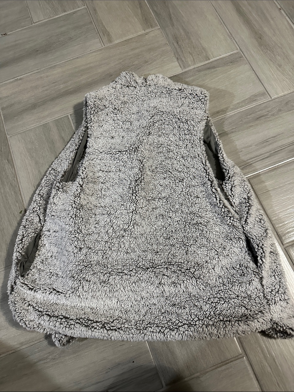 Cozy Gray Sherpa Vest - Women's Sleeveless Jacket - Picture 5 of 5